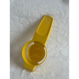 Tupperware‎ Yolksters Egg Separator in Yellow Home Kitchen Tools